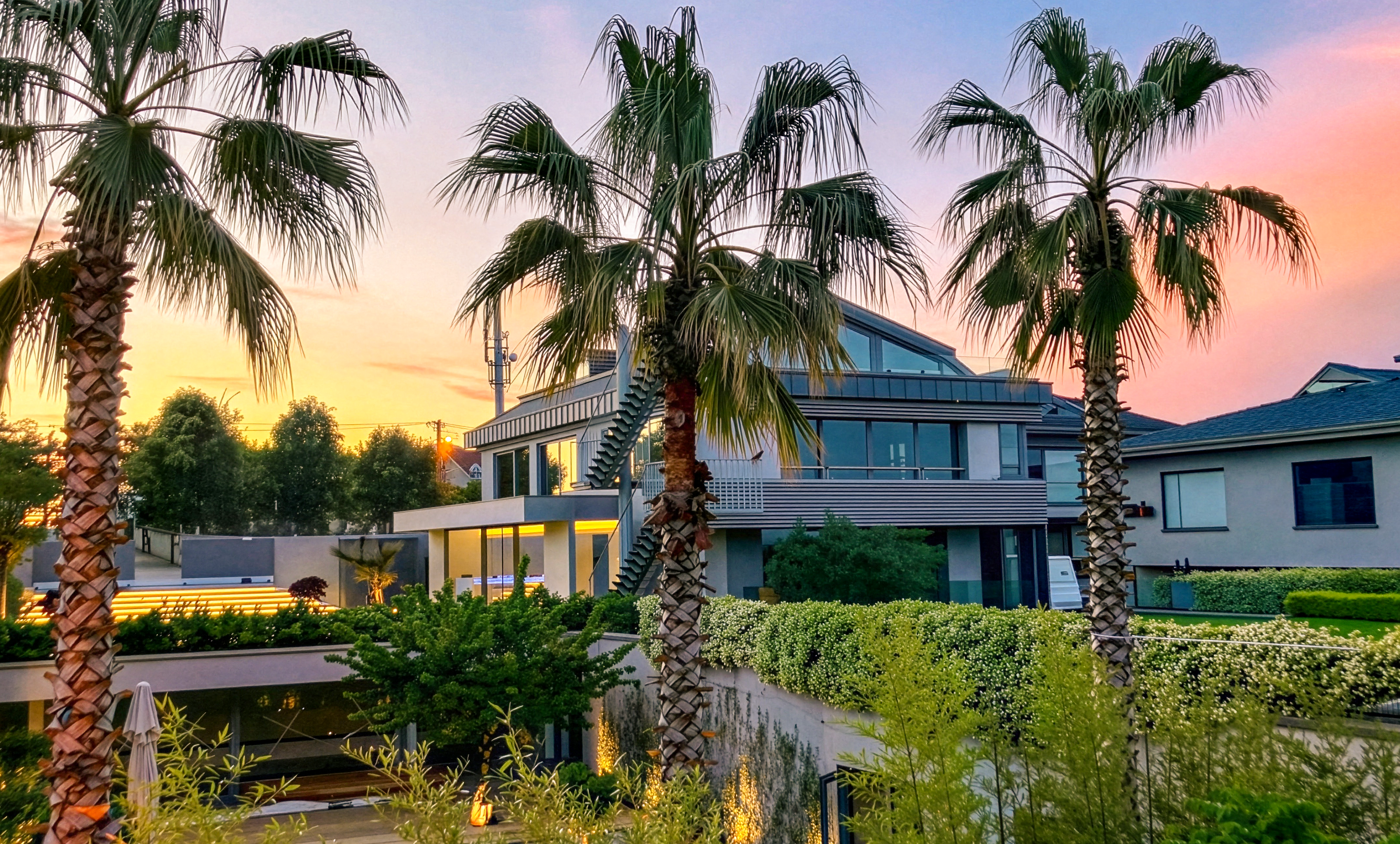 Ekin Sarıyer office at sunset